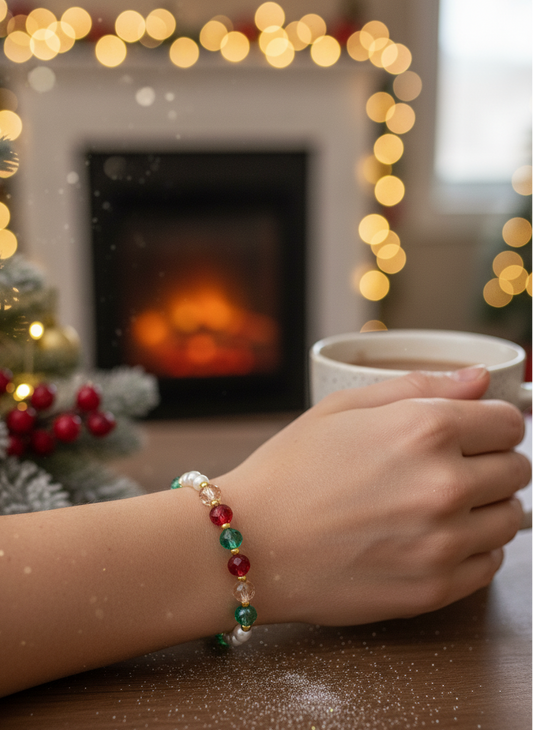 Holly Star Bracelet 🎄